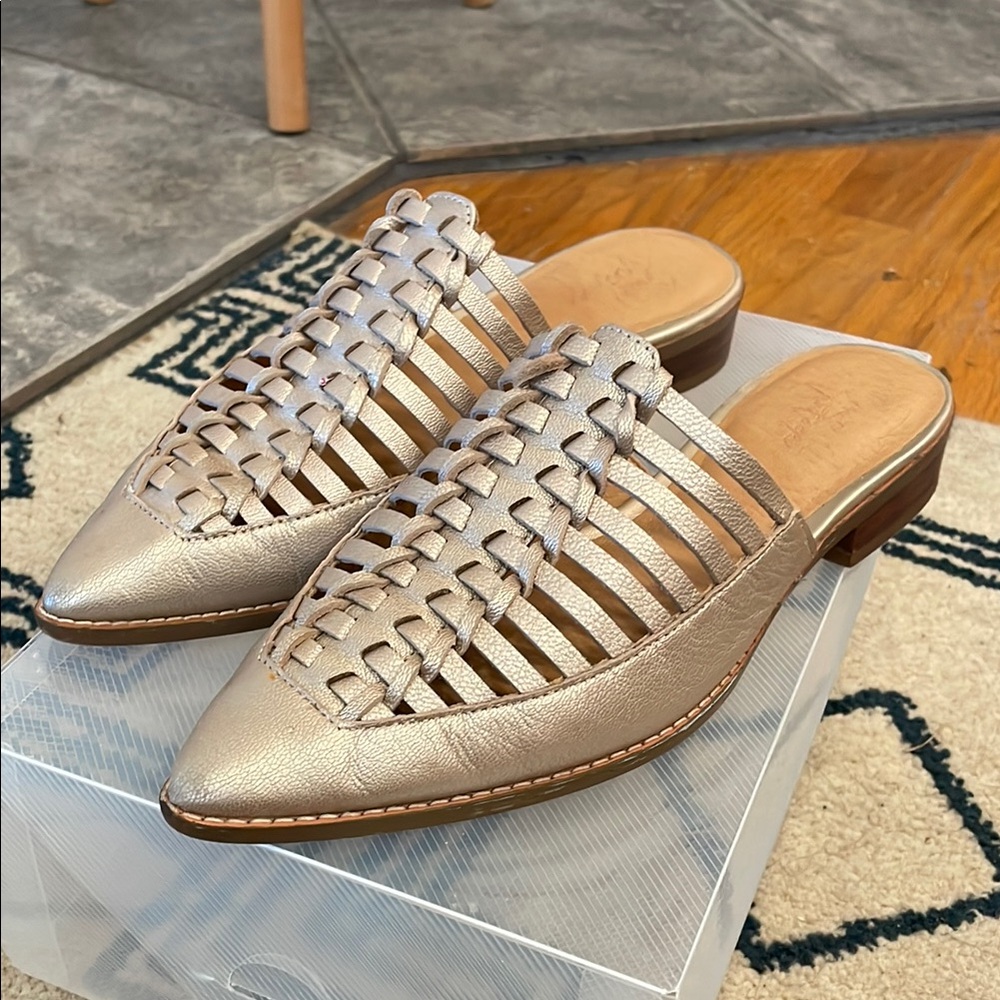 Champagne Metallic Woven Mules